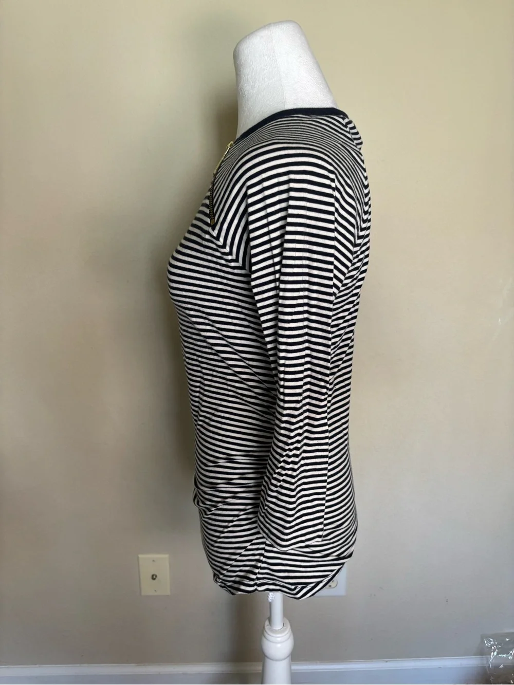 Michael Kors Women’s Striped Long Sleeve With Gold Zipper Accents Size Small